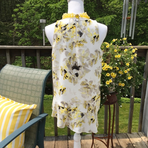 DKNYC size S sleeveless floral asymmetrical top in yellow and black on ivory - Picture 3 of 8